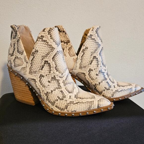 Snakeskin cowboy bootie with silver studs Steve Madden CAMRYN  size 6 - Picture 1 of 5